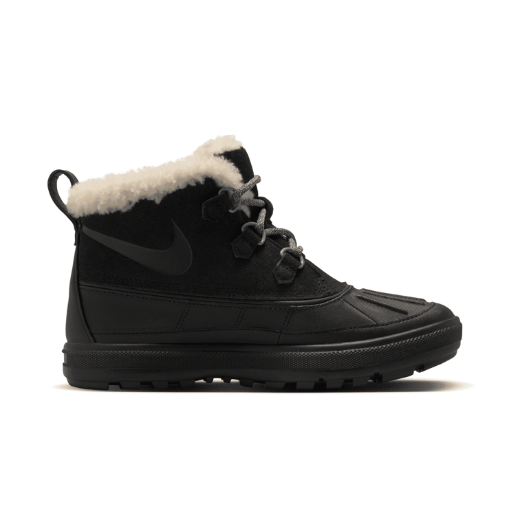 Nike Woodside Chukka 2 Boots Angle 1
