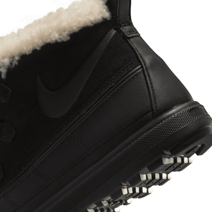 Nike Woodside Chukka 2 Boots Angle 6