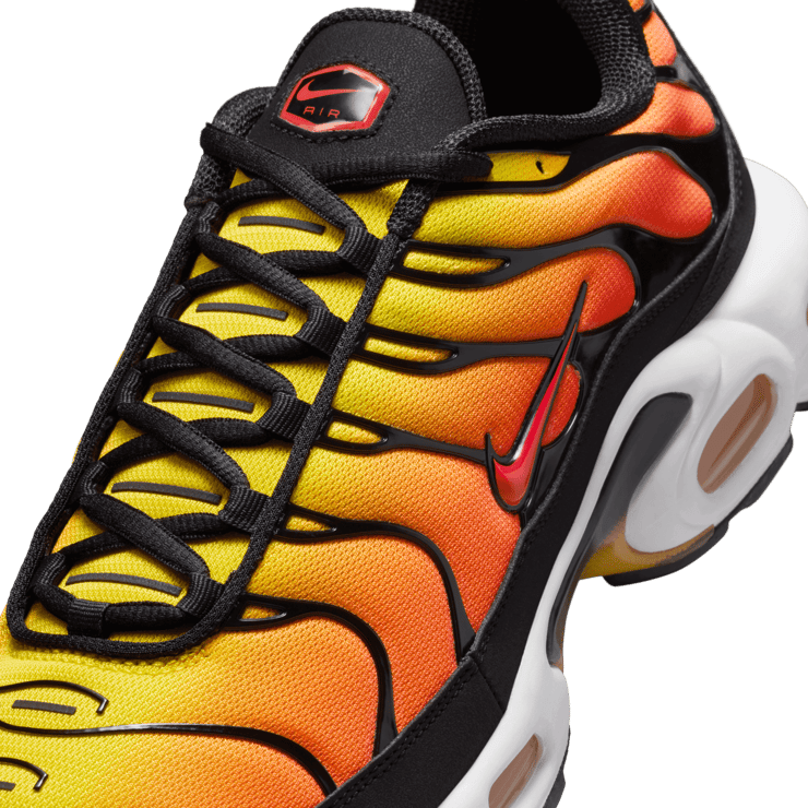 Nike Air Max Plus Sunset Angle 4