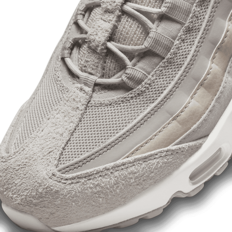 Nike Air Max 95 Cobblestone Angle 4