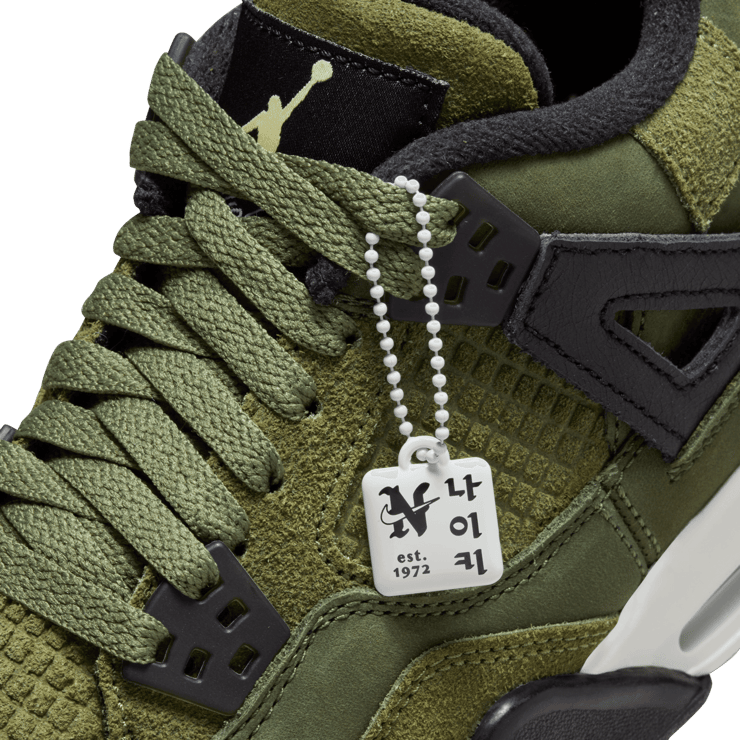Air Jordan 4 Retro SE Craft Olive (GS) Angle 6