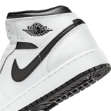 Air Jordan 1 Mid White Black (GS) Angle 5