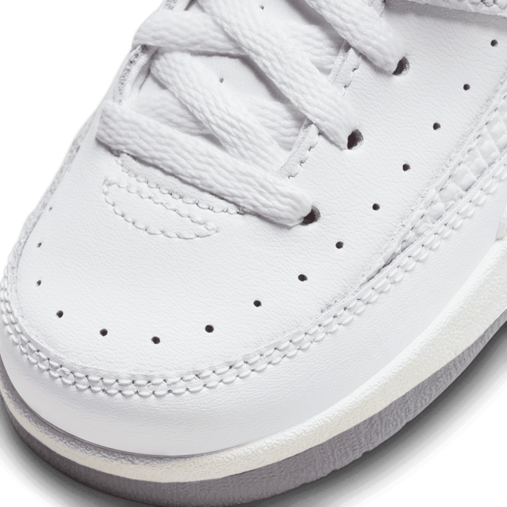 Air Jordan 2 Retro X-Mas (TD) Angle 4