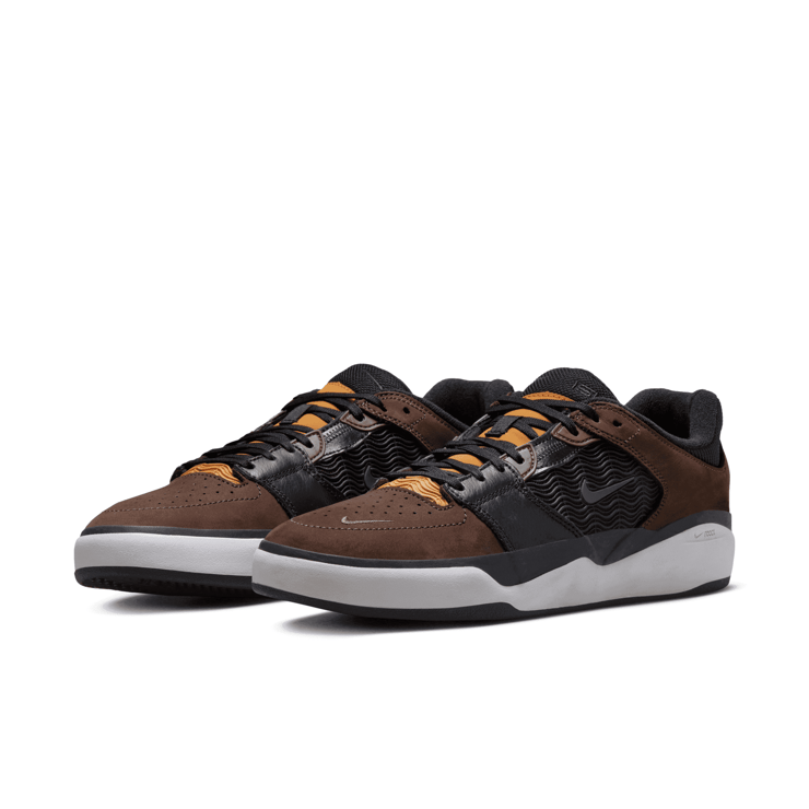 Nike SB Ishod Wair Premium Baroque Brown Angle 3