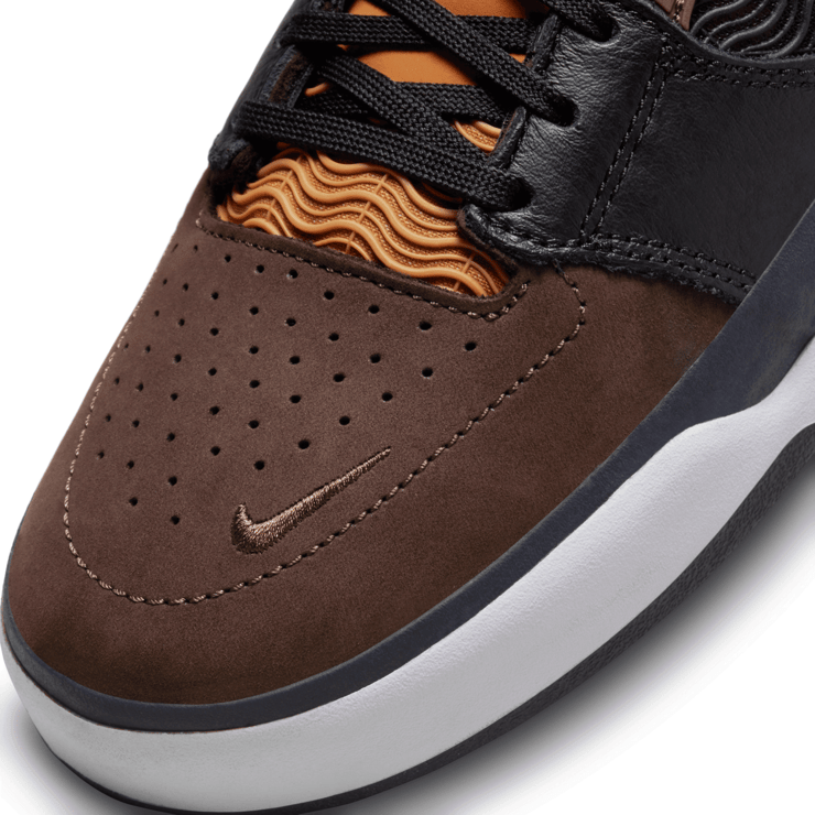 Nike SB Ishod Wair Premium Baroque Brown Angle 5