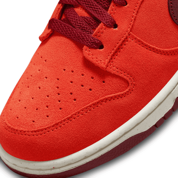 Nike Dunk Low Orange Suede Angle 4