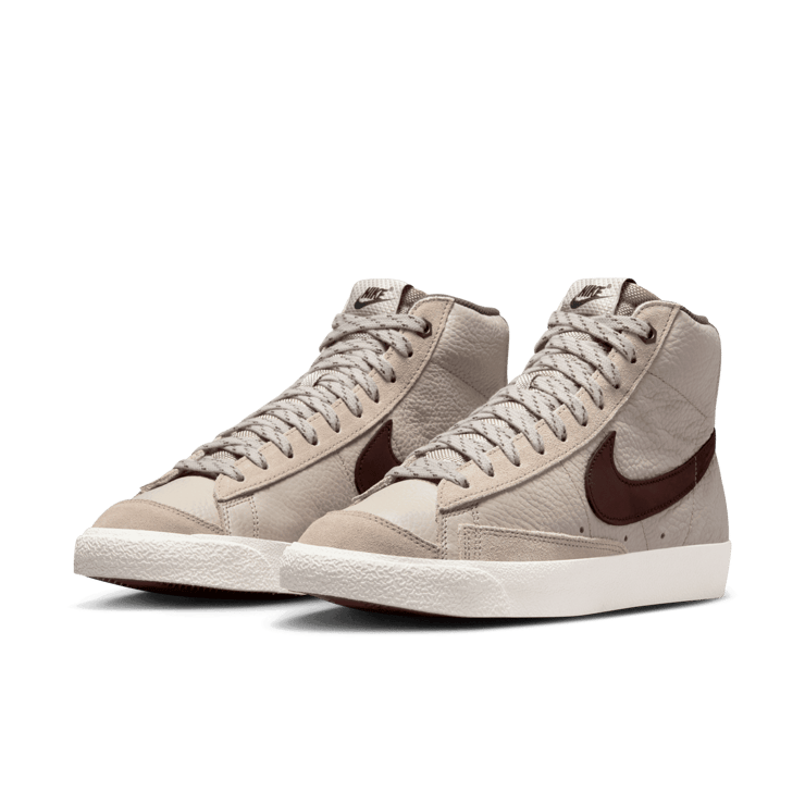 Nike Blazer Mid '77 Cream Angle 2