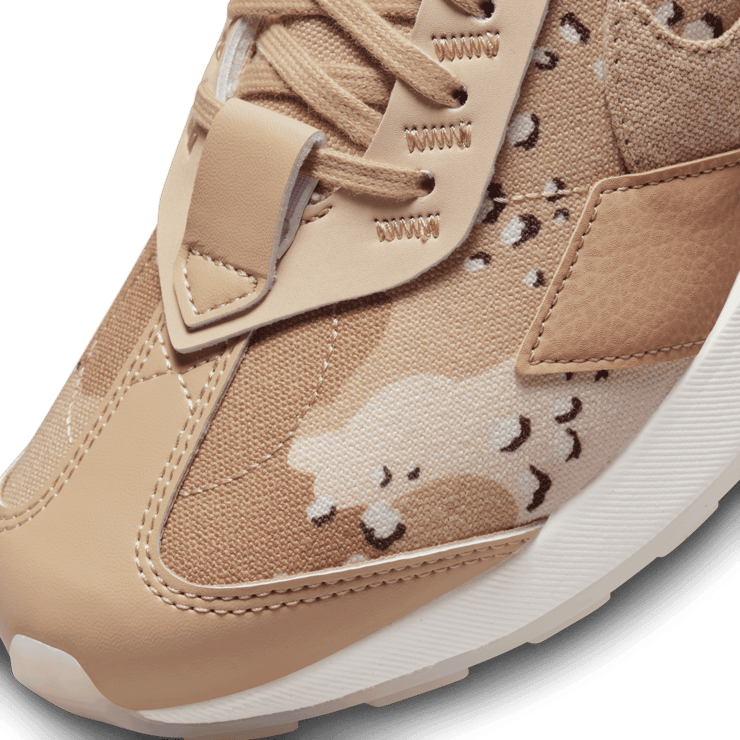 Nike Air Max Pre-Day Desert Camo (W) Angle 4