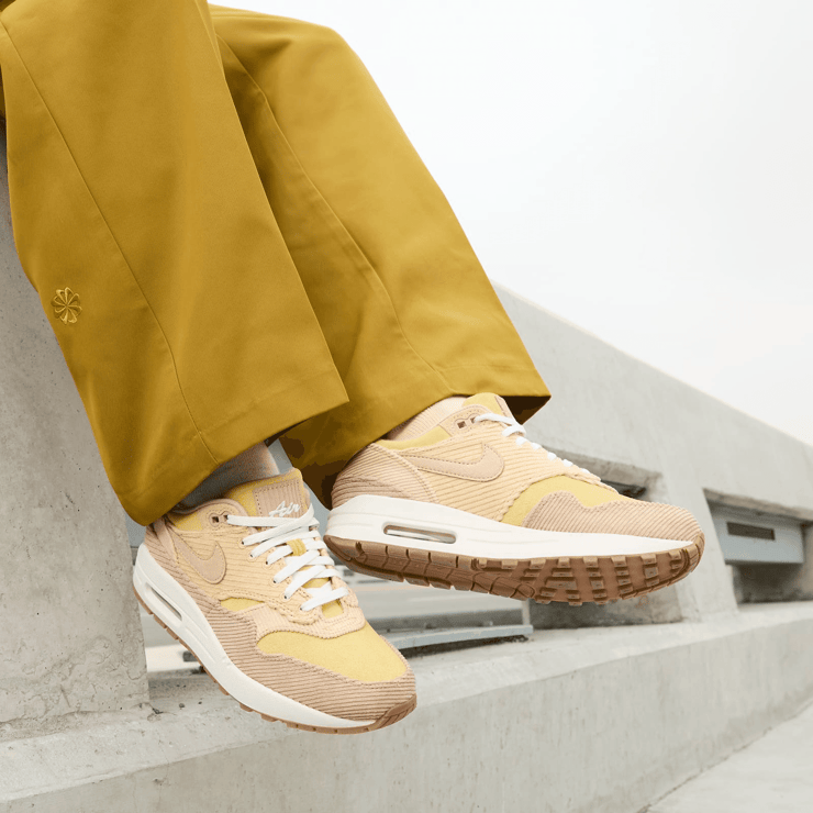Nike Air Max 1 '87 Cordairoy (W) Angle 0