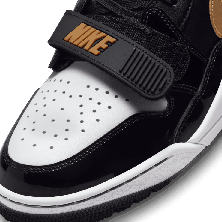 Jordan Legacy 312 Low 'Black Metallic Gold' Angle 4