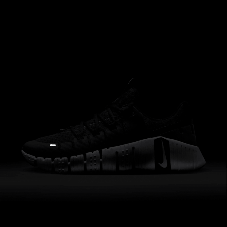 Nike Free Metcon 5 'Black White' Angle 6