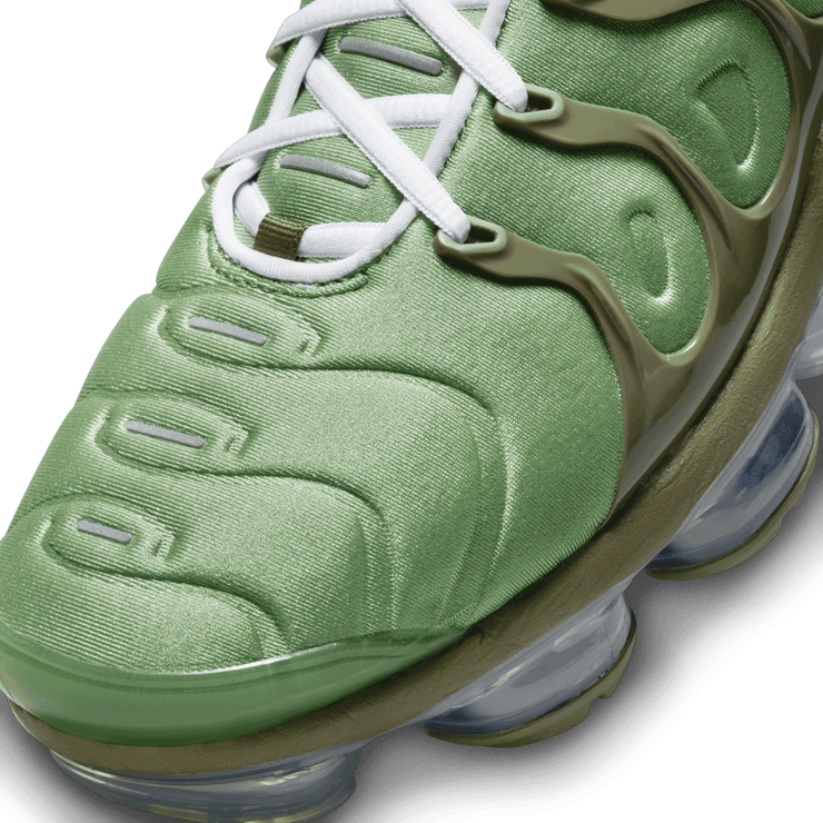 Nike Air VaporMax Plus 'Oil Green' Angle 4