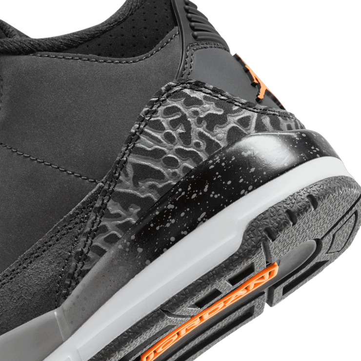 Air Jordan 3 Retro Fear (PS) (2023) Angle 5