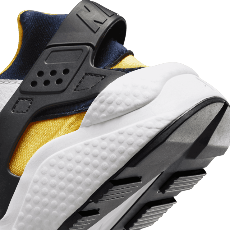 Nike Air Huarache Michigan Angle 5