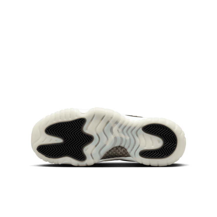Air Jordan 11 Retro Gratitude (2023) (GS) Angle 0