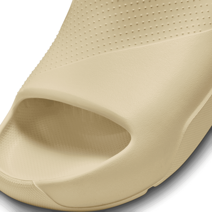 Jordan Post Slide 'Team Gold' Angle 3