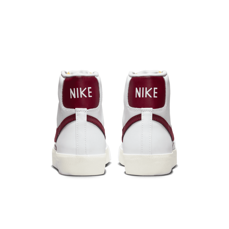 Nike Blazer Mid '77 Vintage 'White Team Red' Angle 3