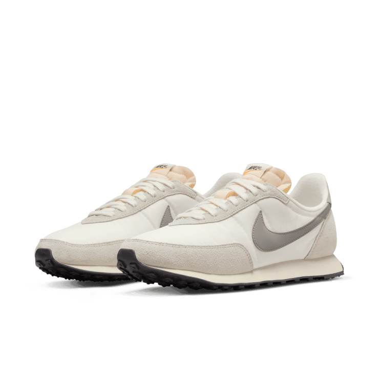 Nike Waffle Trainer 2 SE 'Sail Light Bone' Angle 3