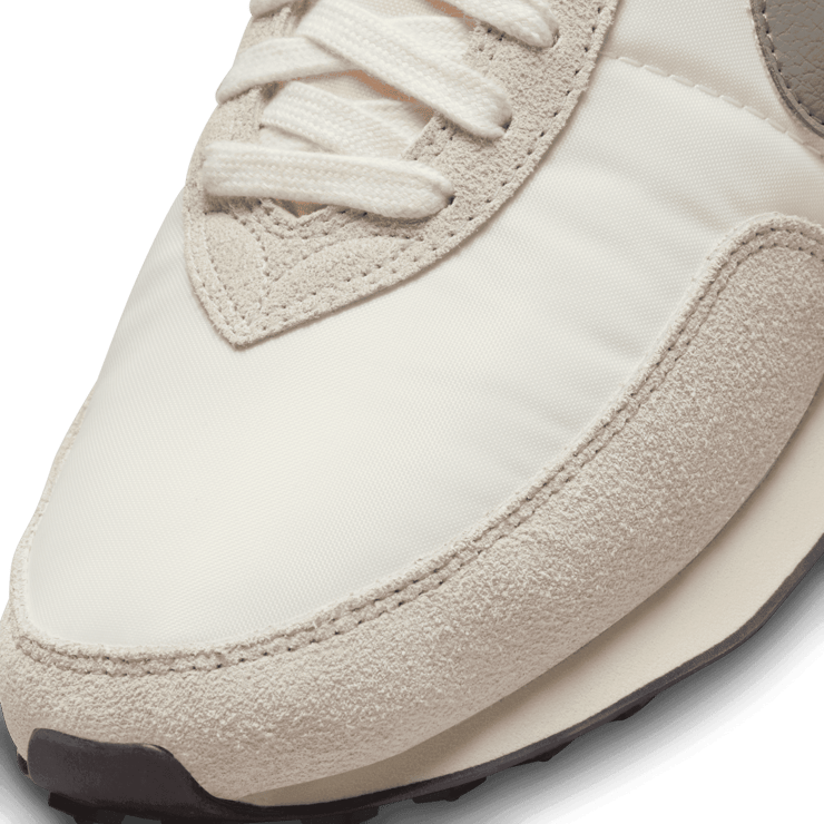 Nike Waffle Trainer 2 SE 'Sail Light Bone' Angle 5