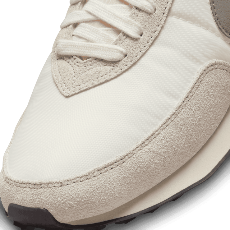 Nike Waffle Trainer 2 SE 'Sail Light Bone' Angle 5