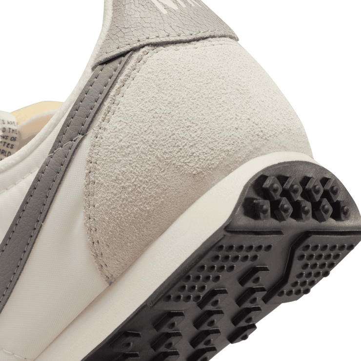 Nike Waffle Trainer 2 SE 'Sail Light Bone' Angle 6