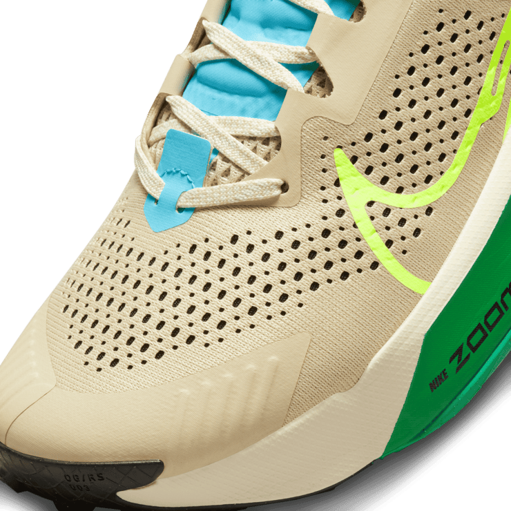 Nike ZoomX Zegama 'Team Gold Volt' (W) Angle 4