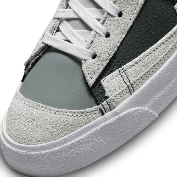 Nike Blazer Mid '77 Pro Club 'Remastered - Grey Black' Angle 4