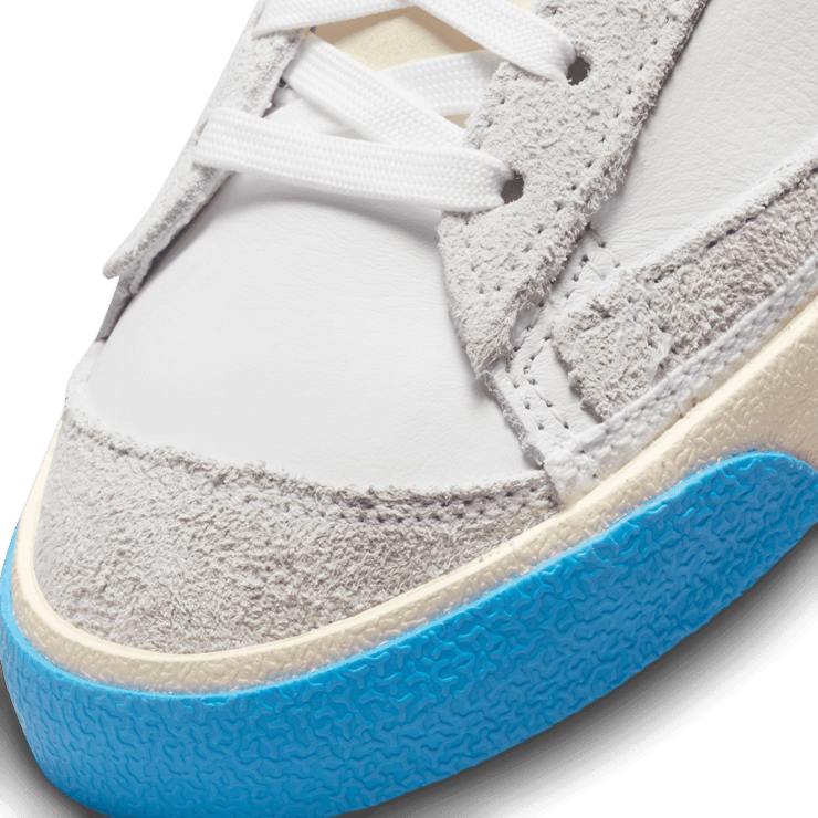 Nike Blazer Mid '77 Pro Club 'Remastered - Photo Blue' Angle 4