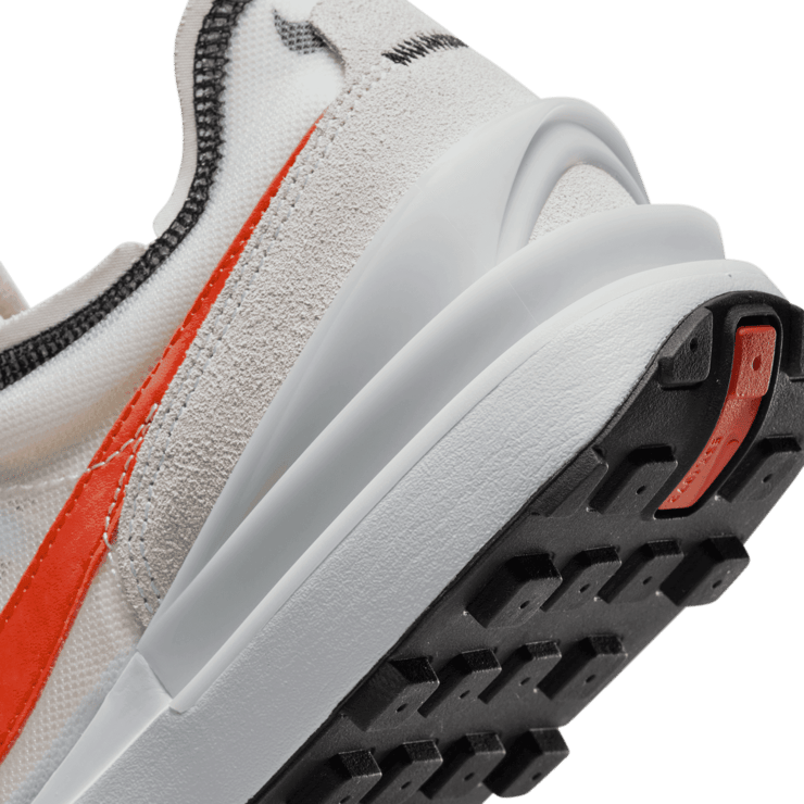 Nike Waffle One 'White Picante Red' Angle 5