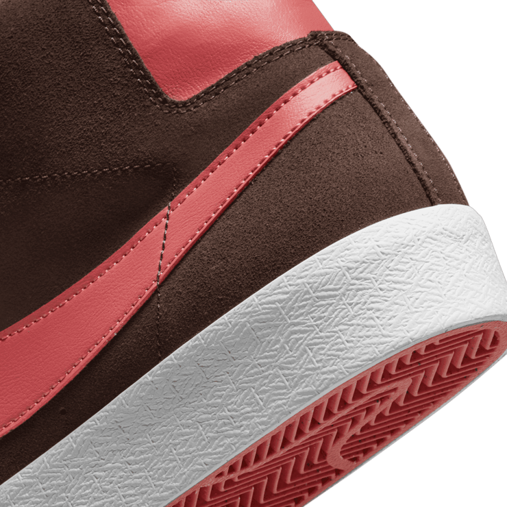 Nike SB Zoom Blazer Mid SB 'Brown Adobe' Angle 5