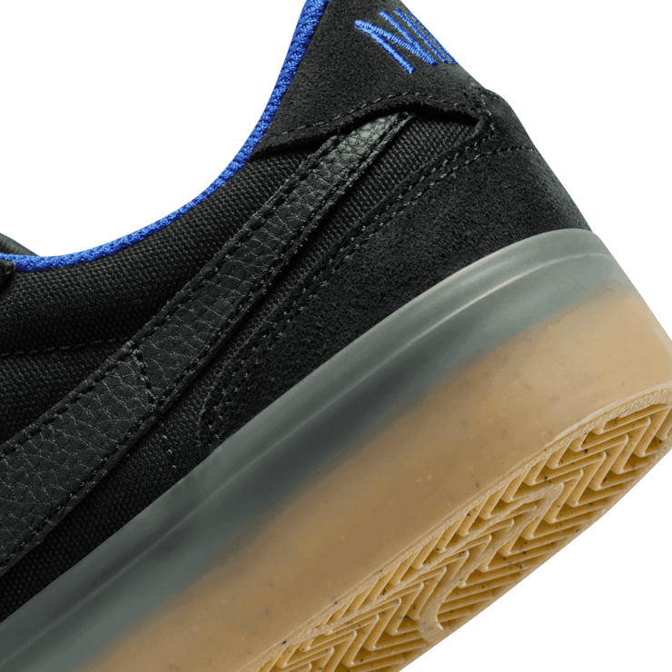 Nike SB Zoom Pogo Plus Premium SB 'Black Gum' (W) Angle 5