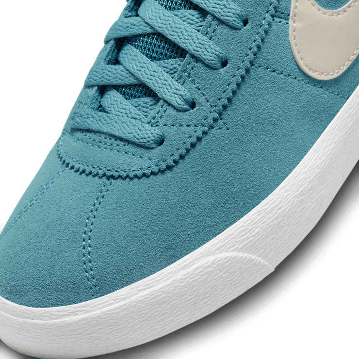 Nike SB Bruin High SB 'Noise Aqua' (W) Angle 4