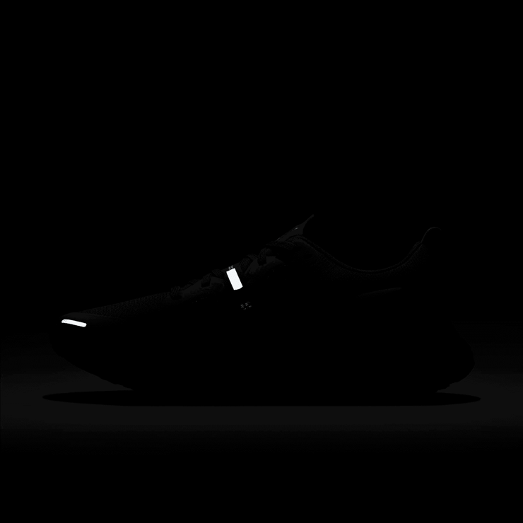 Nike React Miler 'Black' Angle 8