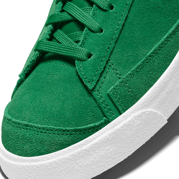 Nike Blazer Mid '77 Suede 'Pine Green' Angle 4