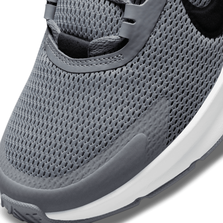 Nike Air Max Alpha Trainer 4 'Cool Grey' Angle 4