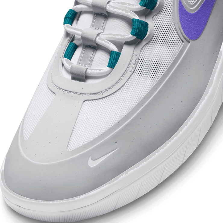 Nike SB Nyjah Free 2 SB 'Grape' Angle 4