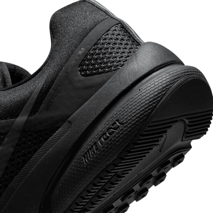 Nike Zoom Prevail 'Black' Angle 5