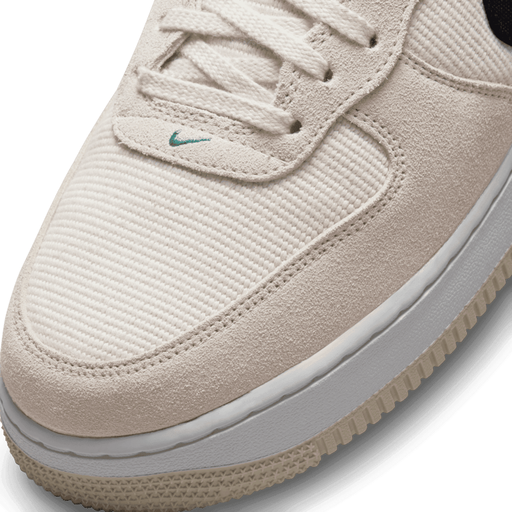 Nike Air Force 1 High '07 LX 'Light Orewood Brown Off Noir' Angle 4