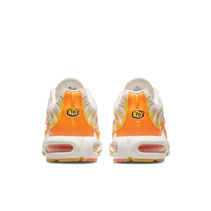 Nike Air Max Plus 'Sunrise' (W) Angle 3