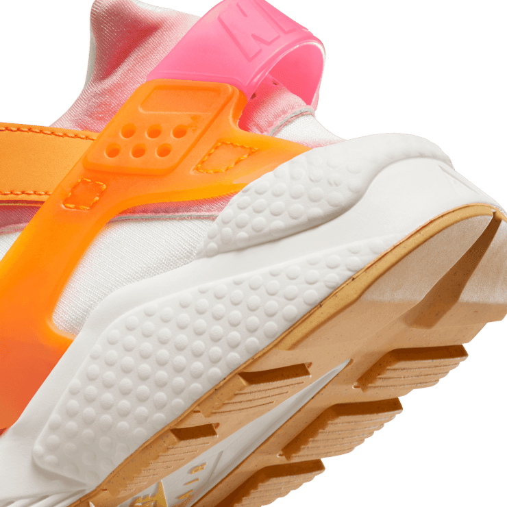 Nike Air Huarache 'Solar Flare Soft Pink' (W) Angle 5