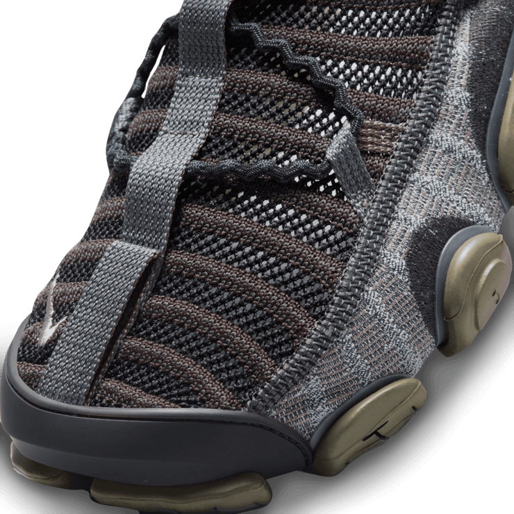 Nike ISPA Link Black Medium Olive Angle 4
