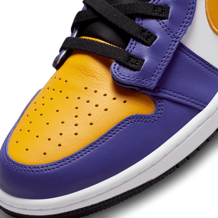 Air Jordan 1 High FlyEase 'Lakers' Angle 4