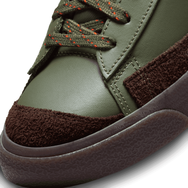 Nike Blazer Mid '77 Vintage 'Army Olive' Angle 4