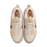 Nike Air Max 90 Futura 'Neapolitan' (W) Angle 1