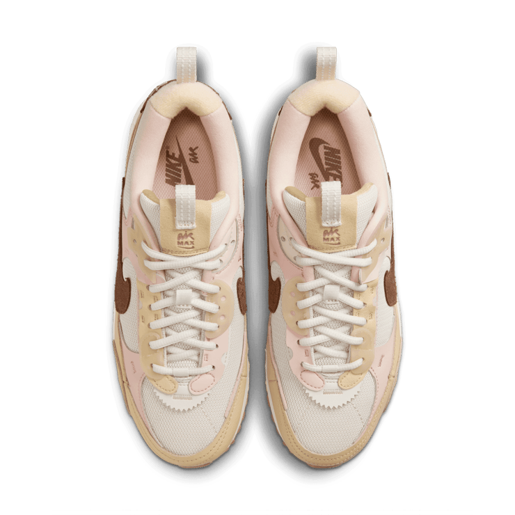 Nike Air Max 90 Futura 'Neapolitan' (W) Angle 1