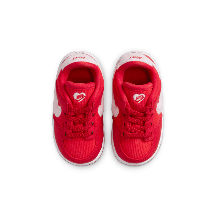 Nike Dunk Low Valentine’s Day (2024) (TD) Angle 1