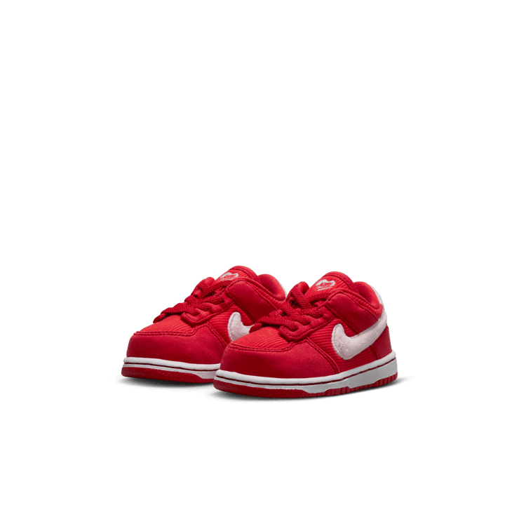 Nike Dunk Low Valentine’s Day (2024) (TD) Angle 2
