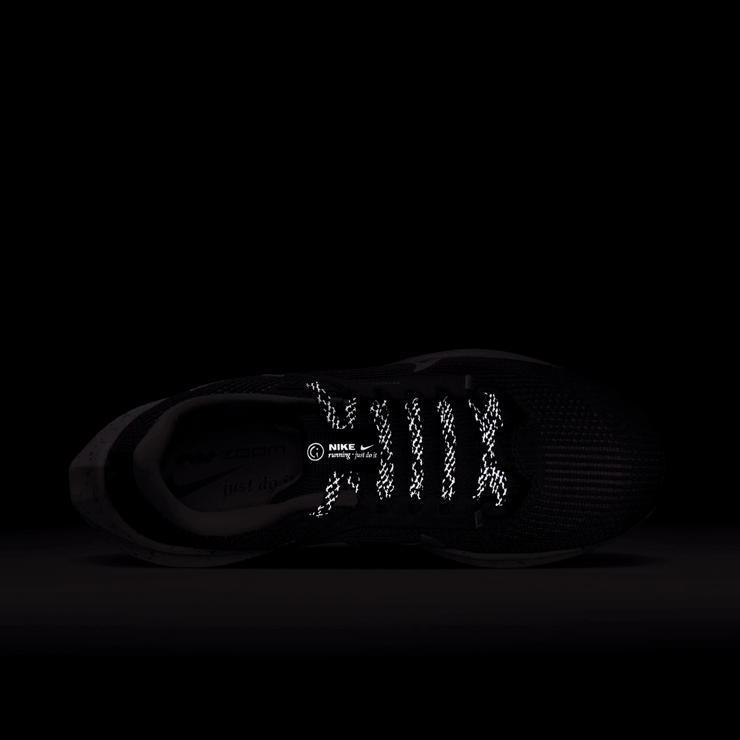 Nike Air Zoom Pegasus 40 'Court Purple Coral Chalk' (W) Angle 6