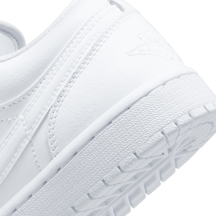 Air Jordan 1 Low 'Triple White' (W) Angle 5