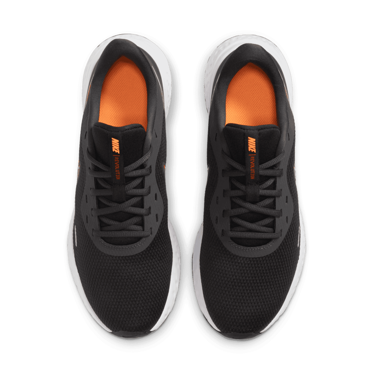 Nike Revolution 5 Road Angle 1